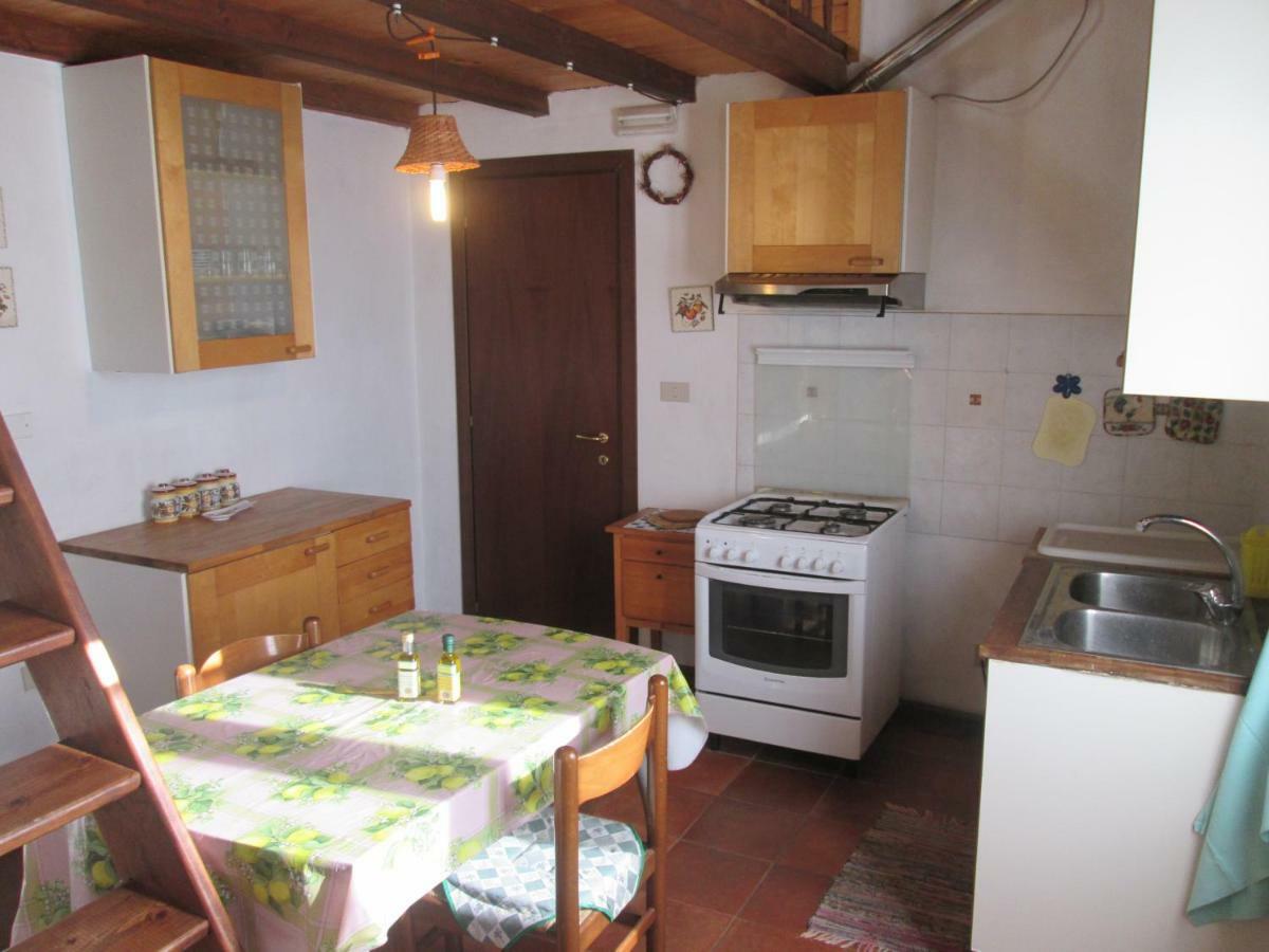 Agriturismo Bonu Gabriele ซาโล ภายนอก รูปภาพ